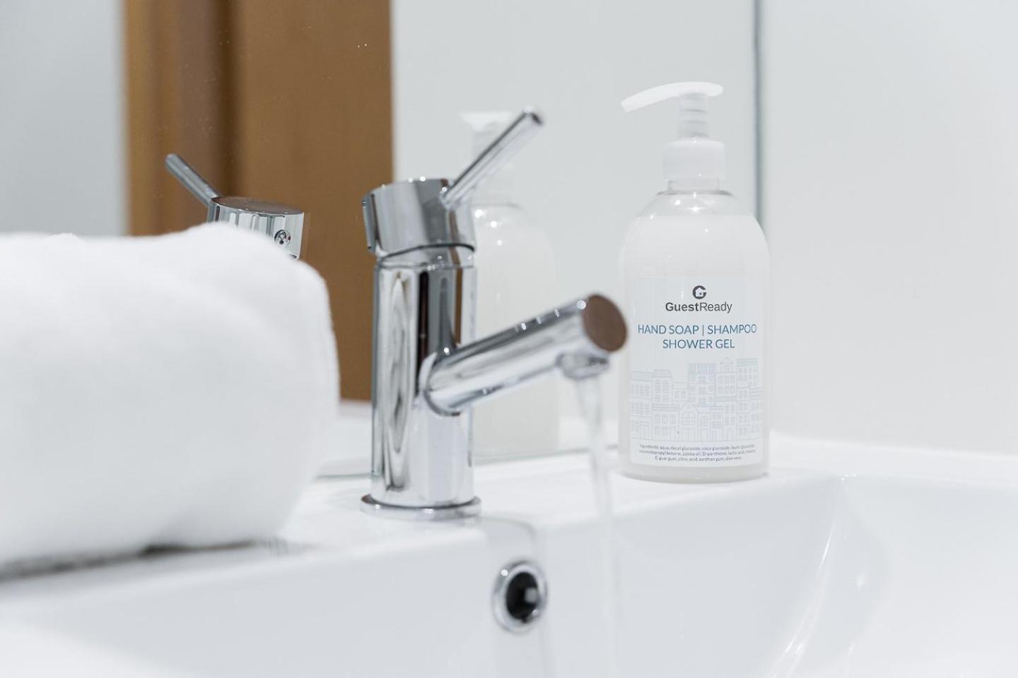Guestready - Sleek Monochromatic In Bonfim Lejlighed Porto Eksteriør billede