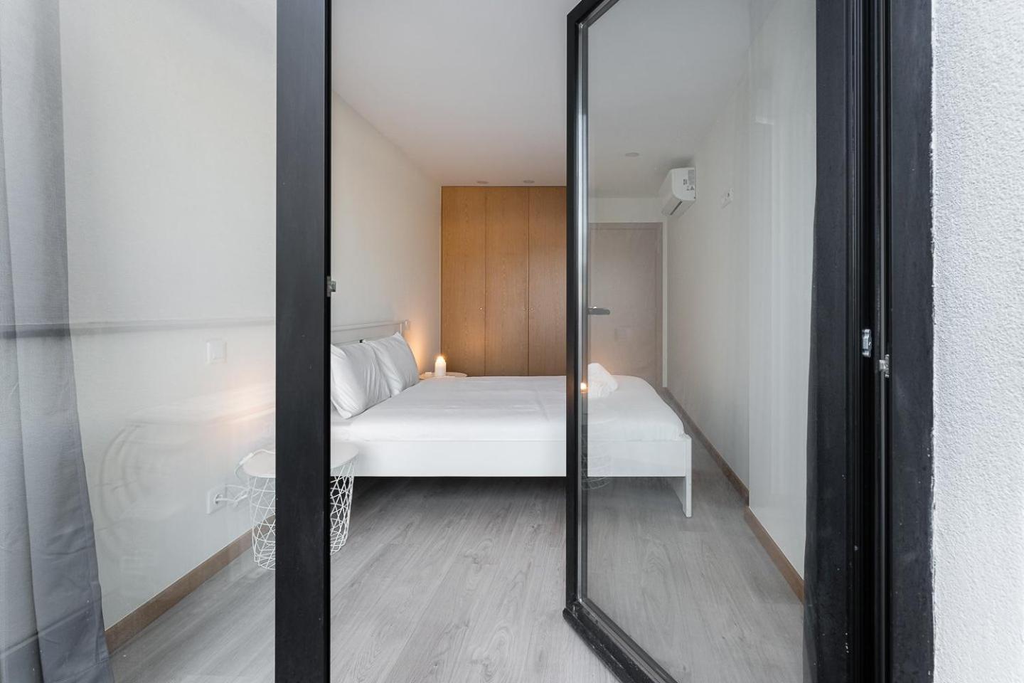Guestready - Sleek Monochromatic In Bonfim Lejlighed Porto Eksteriør billede