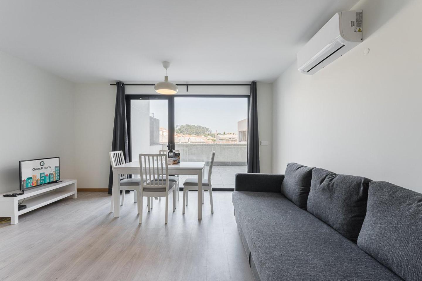 Guestready - Sleek Monochromatic In Bonfim Lejlighed Porto Eksteriør billede